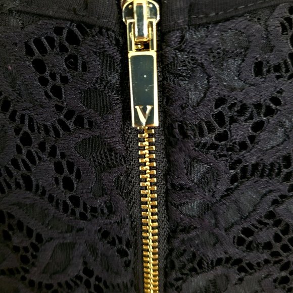 Vince Camuto Sleeveless Lace Top - MP - Picture 4 of 5